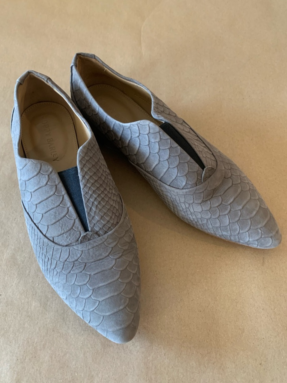 Poppy Barley The 365 Gray Nubuck Snake Loafers Size 7  🐍 🩶